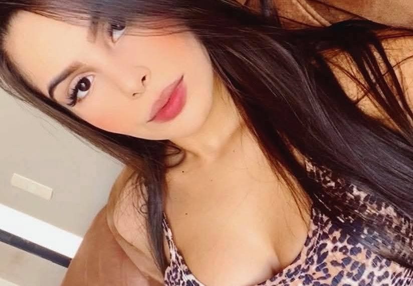 Un sacerdote pillado con una feligrés.