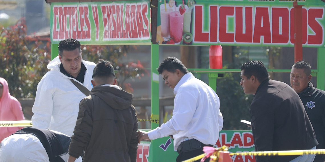 En plena carretera durante la madrugada.