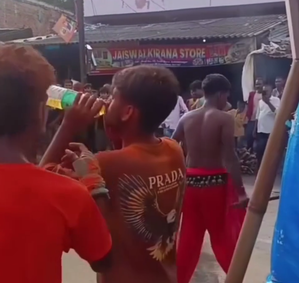 Intentó escupir fuego y falló.