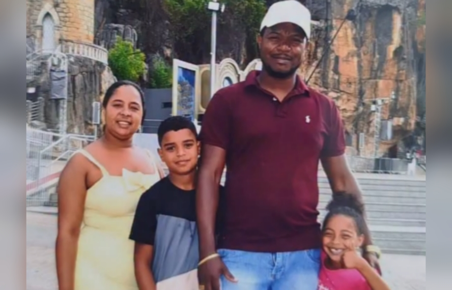 4 de una misma familia.