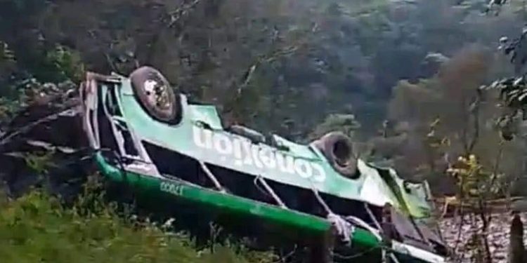 Un bus lleno de personas