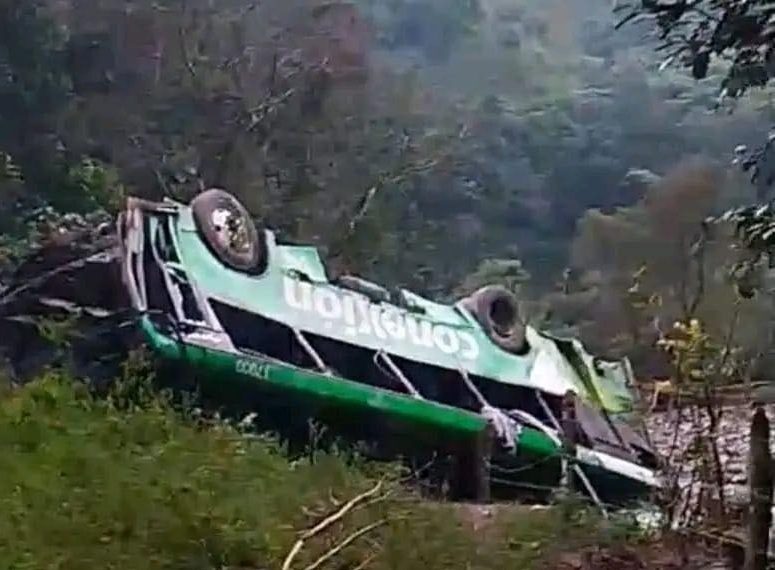 Un bus lleno de personas