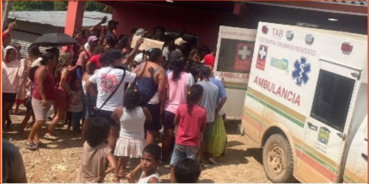 Una madre y sus tres hijos