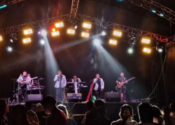 Un integrante de La Santa Kumbia