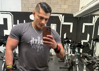 Mario el instructor de un gimnasio