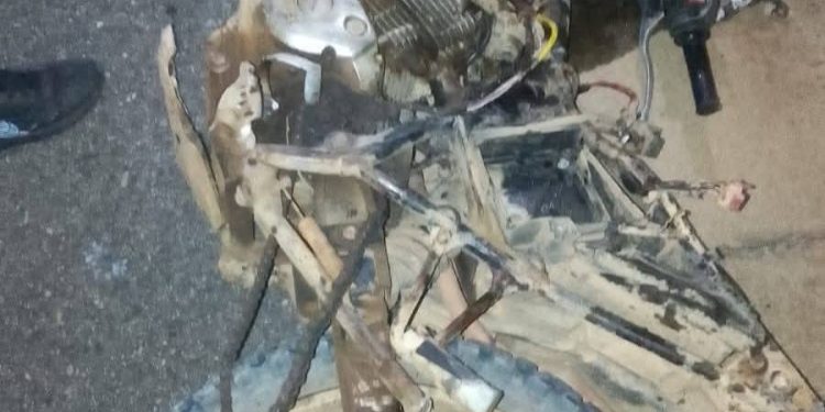 Dos personas sin vida