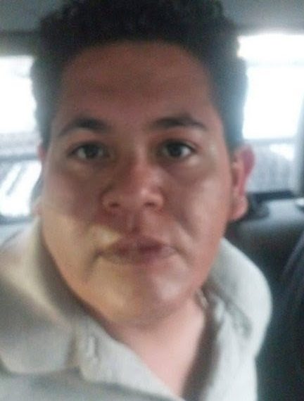 Hombre noquea a pareja de ancianos