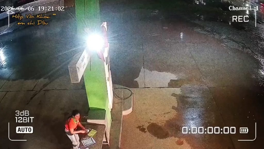 Ella sobrevivió y él se fue.
